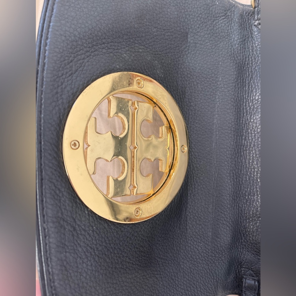 Tory Burch black Reva leather clutch in great preowned condition - Picture 4 of 8
